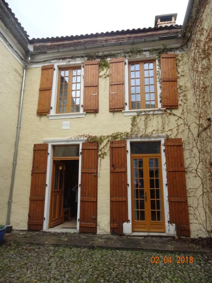 Le Pelerine Villa Sauveterre-de-Bearn Exterior photo