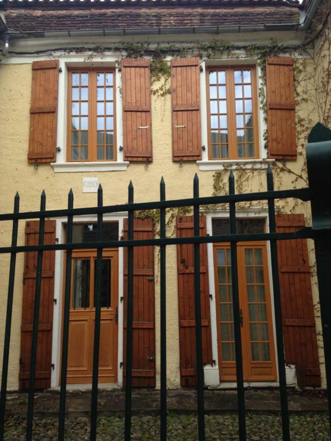 Le Pelerine Villa Sauveterre-de-Bearn Exterior photo